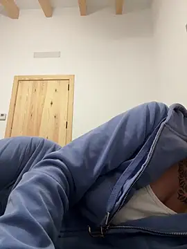 Lara-CumKitten online show from 02-21-25, 08:38