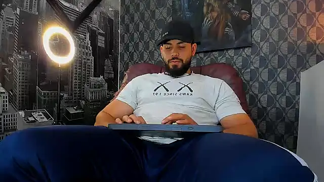 Snapshot of jake_skye chatting on 01-06-26, 01:15 jake skye online show from 01-06-26, 01:15