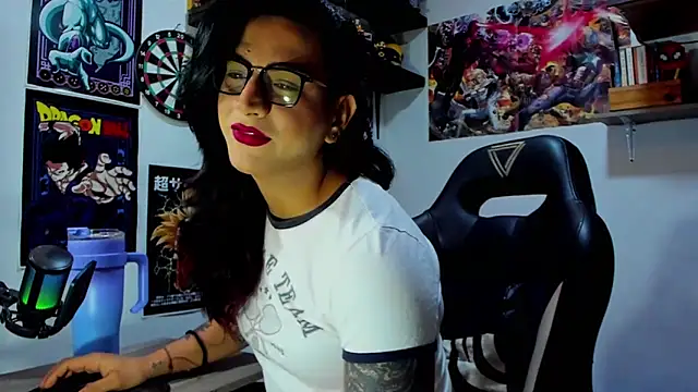 Snapshot of dariell_smokesexx chatting on 06-07-26, 10:30 dariell smokesexx online show from 06-07-26, 10:30