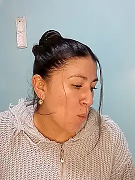 Snapshot of nammy__dirtyhott chatting on 10-20-25, 04:29 nammy dirtyhott online show from 10-20-25, 04:29