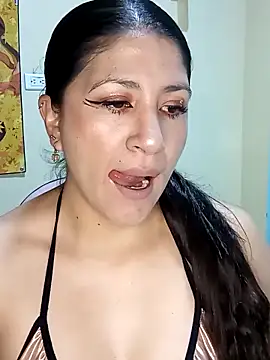 Snapshot of nammy__dirtyhott chatting on 11-25-25, 01:22 nammy dirtyhott online show from 11-25-25, 01:22