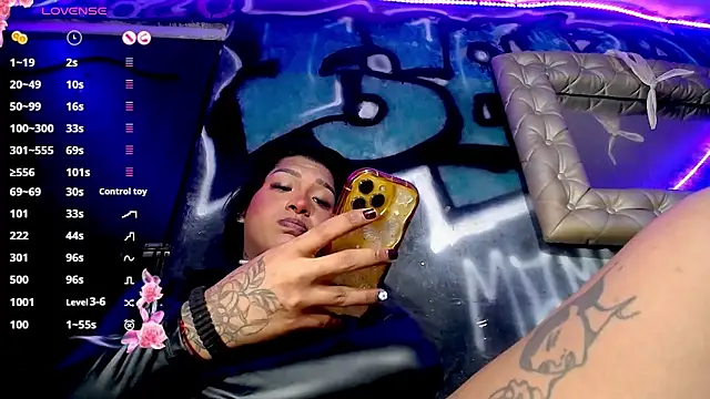 Snapshot of IsabellBigtitsxx chatting on 03-11-26, 08:37 IsabellBigtitsxx online show from 03-11-26, 08:37