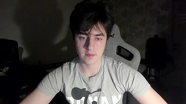 Snapshot of Knuckles17 chatting on 03-16-26, 04:33 Knuckles17 online show from 03-16-26, 04:33