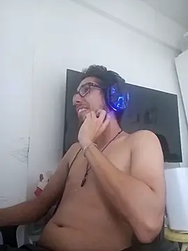 Snapshot of Mateusoliver7 chatting on 03-31-26, 07:47 Mateusoliver7 online show from 03-31-26, 07:47