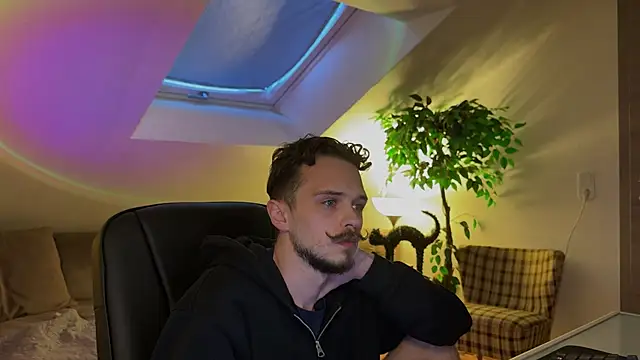 Snapshot of naked_psy chatting on 03-19-26, 05:06 naked psy online show from 03-19-26, 05:06