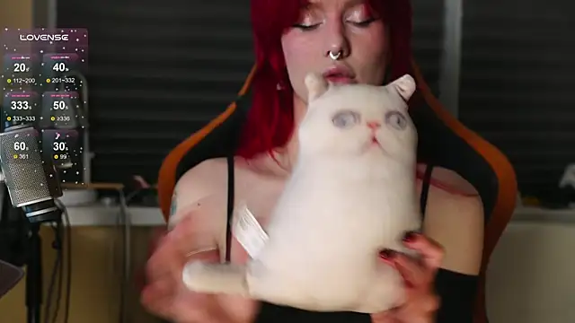 BlueCherryy online show from 11-11-25, 07:03