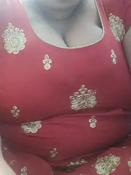 Snapshot of Seema_99 chatting on 05-01-26, 10:20 Seema 99 online show from 05-01-26, 10:20