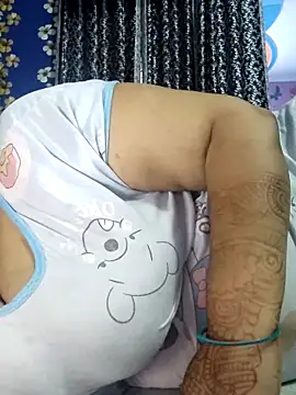 Snapshot of Seema_99 chatting on 05-19-26, 10:32 Seema 99 online show from 05-19-26, 10:32
