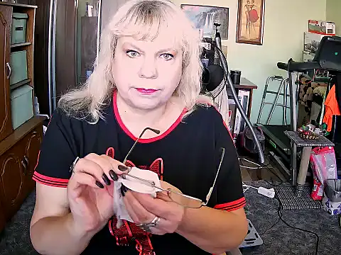 LOLA8888 online show from 09-25-25, 09:35