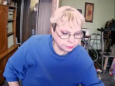 LOLA8888 online show from 11-17-25, 12:00