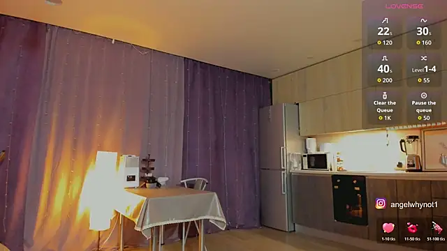 Snapshot of angelwhynot chatting on 11-21-25, 01:43 angelwhynot online show from 11-21-25, 01:43