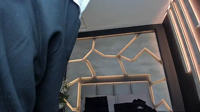 alexgiraldo  online show from 01-29-25, 02:21