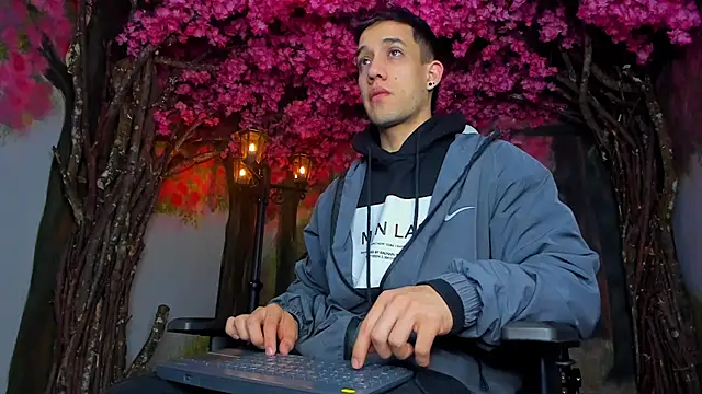 alexgiraldo  online show from 02-16-25, 11:27