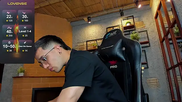 alexgiraldo  online show from 02-19-25, 02:23