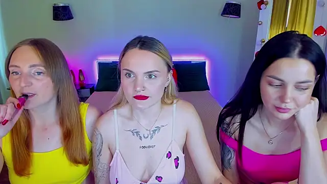 MagicEyess online show from 06-18-26, 08:47
