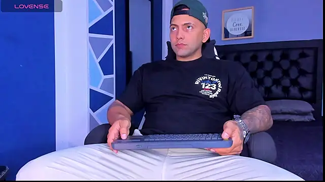 alex oficial online show from 04-27-26, 04:54