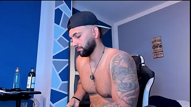 Snapshot of alex_oficial chatting on 07-17-26, 06:09 alex oficial online show from 07-17-26, 06:09