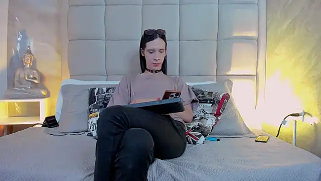 Hecatee 77 online show from 10-28-25, 08:00