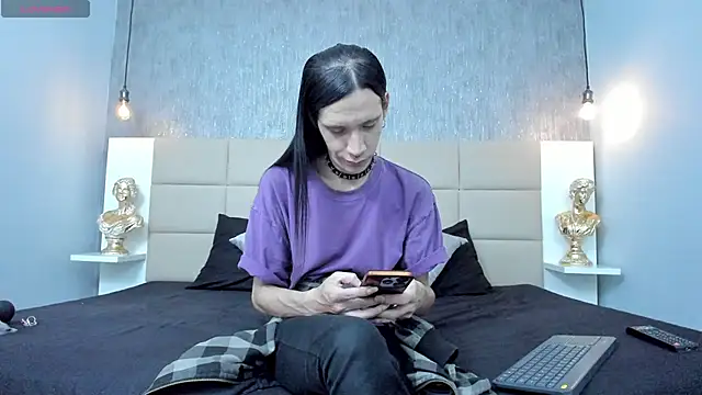 Hecatee 77 online show from 04-22-26, 07:37