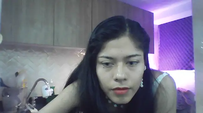 Snapshot of loverubii chatting on 01-25-25, 01:32 loverubii online show from 01-25-25, 01:32