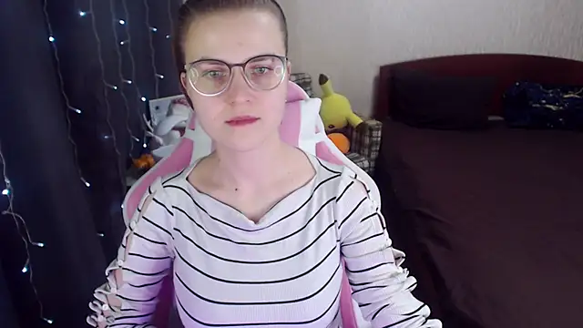 MissBrightShine online show from 02-11-25, 04:02