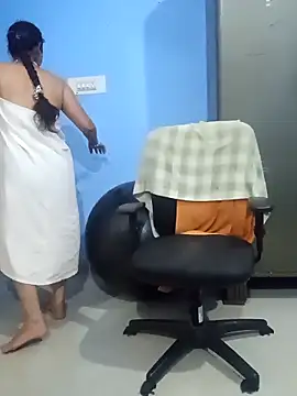 Snapshot of SANJU5888 chatting on 12-17-25, 05:08 SANJU5888 online show from 12-17-25, 05:08