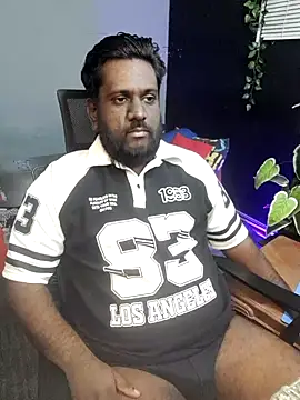 Snapshot of Rayansmith_ chatting on 10-18-25, 10:10 Rayansmith online show from 10-18-25, 10:10