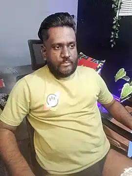 Snapshot of Rayansmith_ chatting on 10-21-25, 10:21 Rayansmith online show from 10-21-25, 10:21