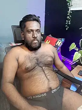 Snapshot of Rayansmith_ chatting on 10-31-25, 01:39 Rayansmith online show from 10-31-25, 01:39