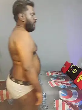 Snapshot of Rayansmith_ chatting on 11-06-25, 02:40 Rayansmith online show from 11-06-25, 02:40