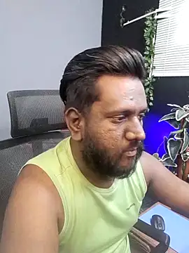 Snapshot of Rayansmith_ chatting on 11-17-25, 06:19 Rayansmith online show from 11-17-25, 06:19