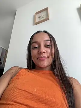 Snapshot of dominantandsubmissiveshow chatting on 12-27-24, 05:05 dominantandsubmissiveshow online show from 12-27-24, 05:05