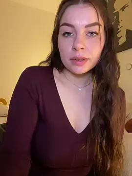 Snapshot of EllyNora chatting on 03-05-25, 09:26 EllyNora online show from 03-05-25, 09:26