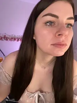 Snapshot of EllyNora chatting on 12-04-25, 03:21 EllyNora online show from 12-04-25, 03:21