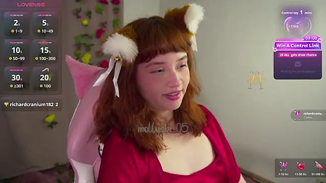 Snapshot of molly_russell chatting on 12-16-25, 12:04 molly russell online show from 12-16-25, 12:04