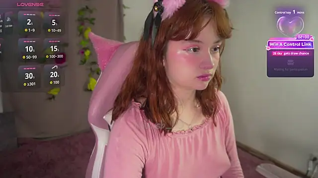 Snapshot of molly_russell chatting on 01-10-26, 01:07 molly russell online show from 01-10-26, 01:07