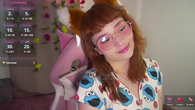 Snapshot of molly_russell chatting on 01-16-26, 03:16 molly russell online show from 01-16-26, 03:16