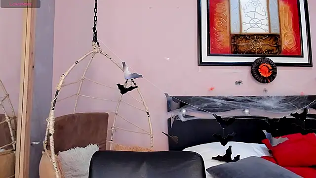 Snapshot of Paula_Desousa chatting on 10-29-25, 07:37 Paula Desousa online show from 10-29-25, 07:37