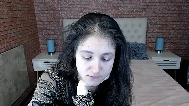 Holliy Cooper online show from 01-28-25, 10:23