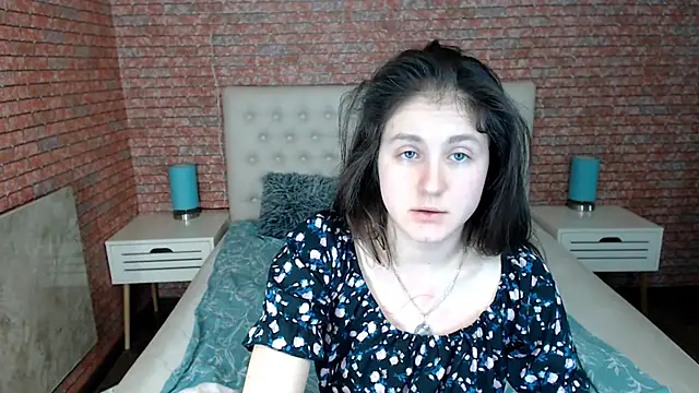 Holliy Cooper online show from 03-18-25, 07:41