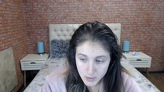 Holliy Cooper online show from 09-23-25, 07:22