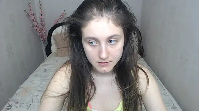 Snapshot of Holliy_Cooper chatting on 05-20-26, 07:58 Holliy Cooper online show from 05-20-26, 07:58