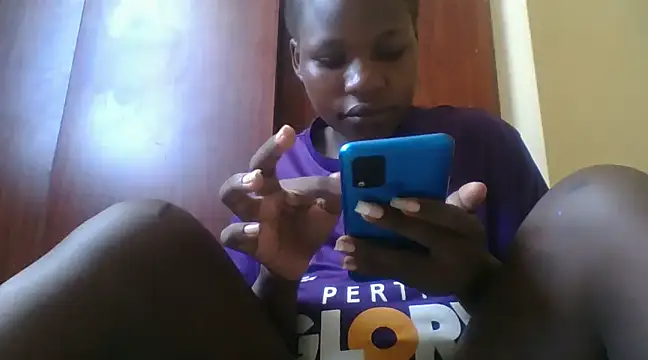 Snapshot of prettychic5 chatting on 12-23-24, 09:05 prettychic5 online show from 12-23-24, 09:05