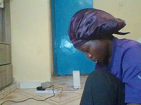 Snapshot of prettychic5 chatting on 10-15-25, 07:19 prettychic5 online show from 10-15-25, 07:19