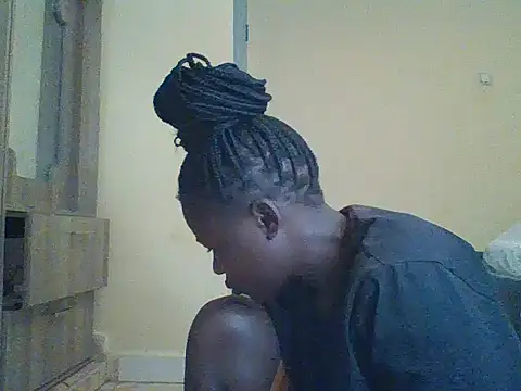 Snapshot of prettychic5 chatting on 11-14-25, 08:35 prettychic5 online show from 11-14-25, 08:35