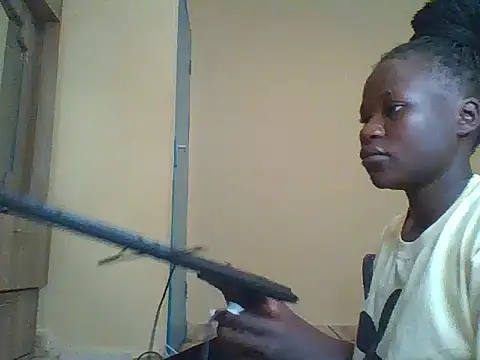 Snapshot of prettychic5 chatting on 11-25-25, 07:52 prettychic5 online show from 11-25-25, 07:52