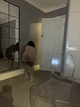 Snapshot of RoseMelanie chatting on 02-07-25, 06:45 RoseMelanie online show from 02-07-25, 06:45