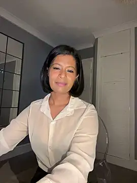 Snapshot of RoseMelanie chatting on 02-11-25, 08:58 RoseMelanie online show from 02-11-25, 08:58