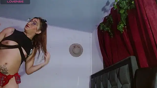 Snapshot of DULCE_ZOE chatting on 02-28-26, 03:51 DULCE ZOE online show from 02-28-26, 03:51