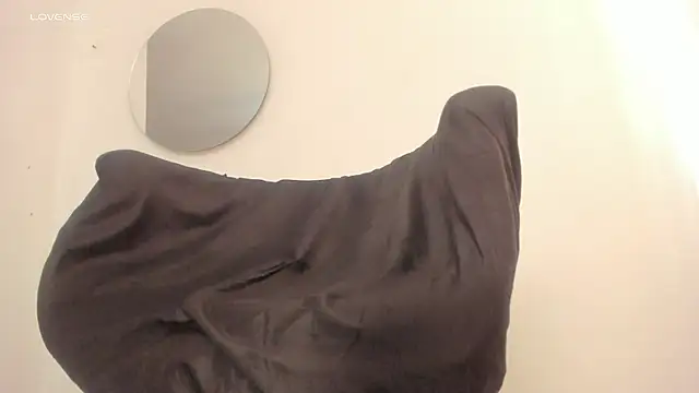 isabelsexysmile  online show from 07-21-26, 08:00